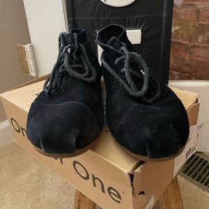 Tom’s Moccasin Booties